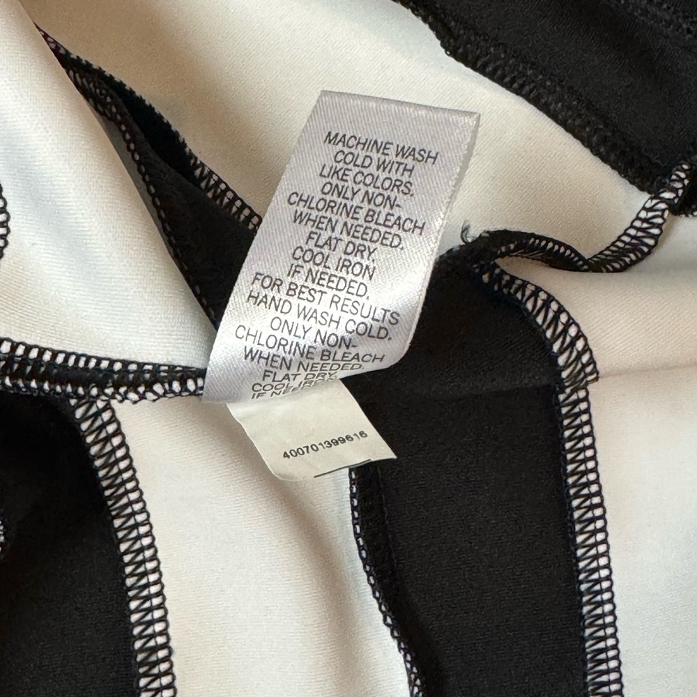 Apt 9 Women’s Black and White Sleeveless Fit-and-Flare Dress, size 8 - Picture 6 of 6
